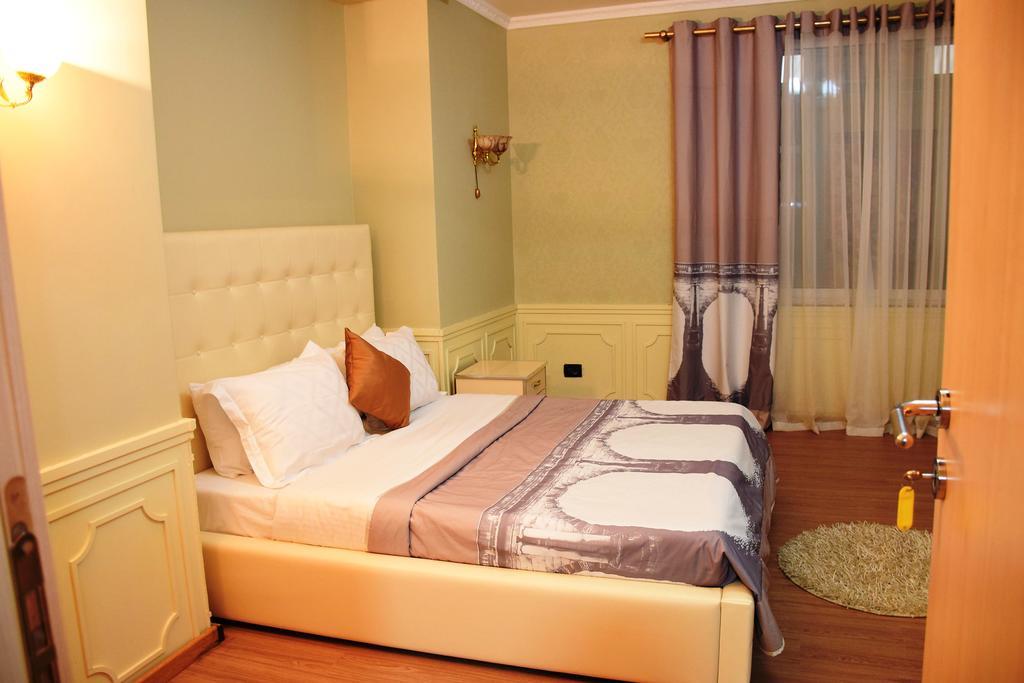 Hotel Eagle Тирана Екстериор снимка