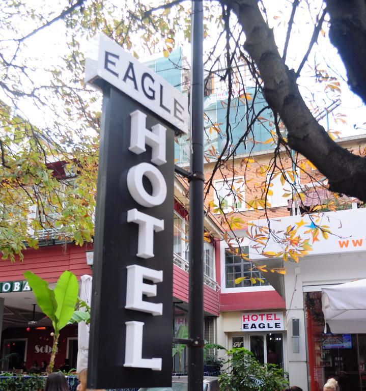Hotel Eagle Тирана Стая снимка