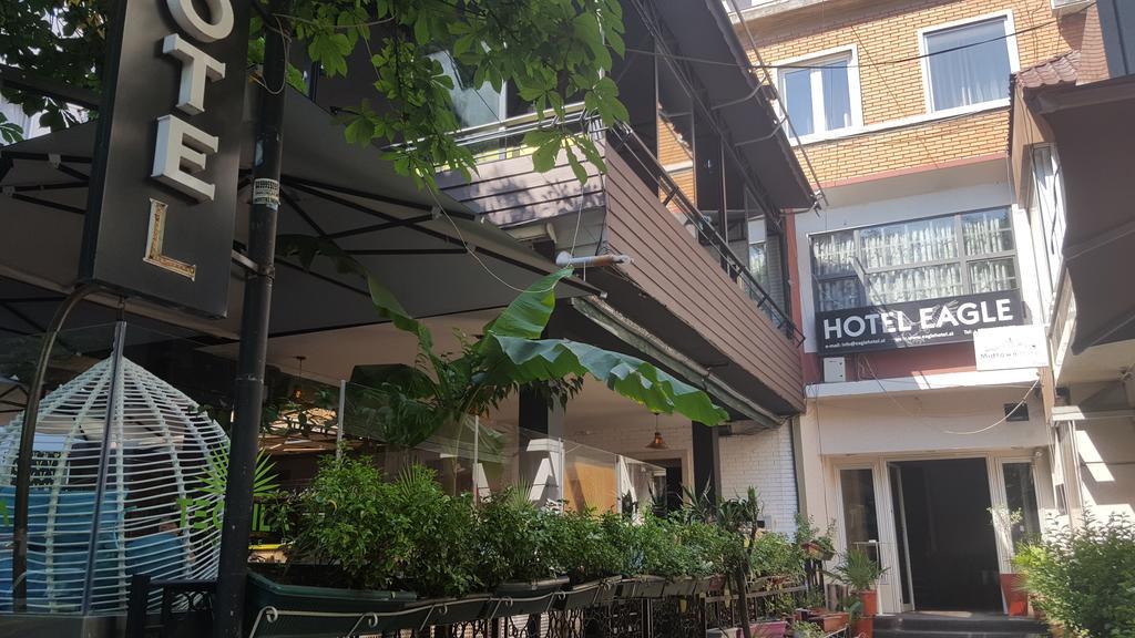 Hotel Eagle Тирана Екстериор снимка