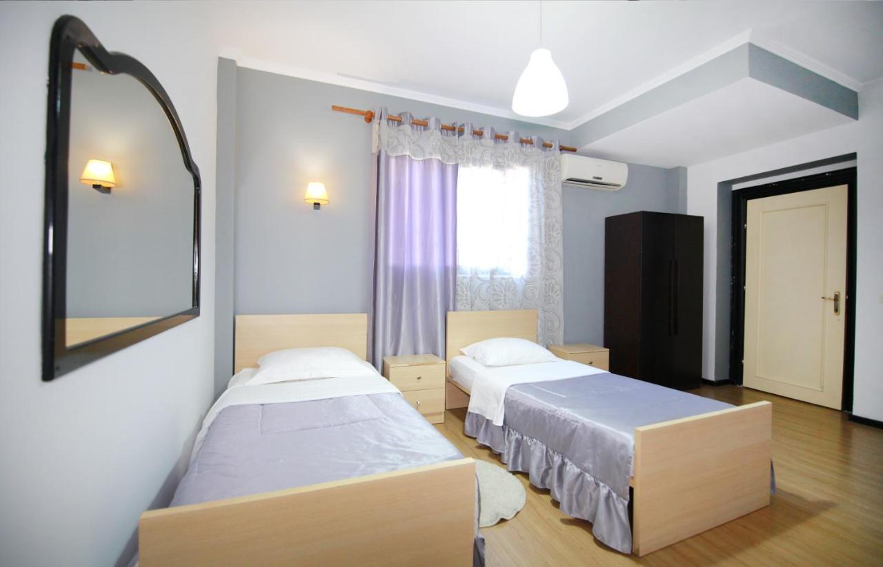 Hotel Eagle Тирана Екстериор снимка