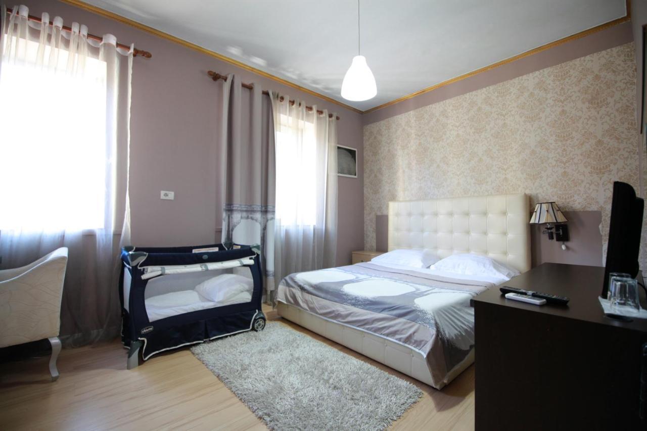 Hotel Eagle Тирана Екстериор снимка